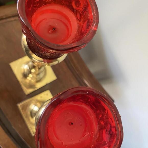 Holding for MBED  Daisy Floral Red Glass Peg Votive Candle Holder set of 5 — - Picture 12 of 12